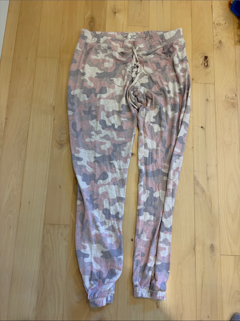 Pj salvage Pink & Gray Camo Jogger Pants